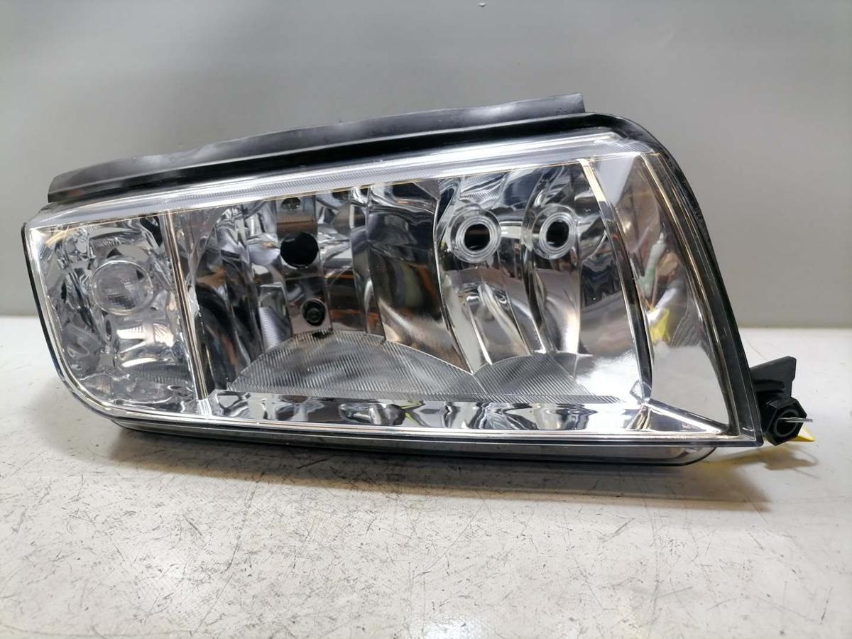 Skoda Fabia 6Y Scheinwerfer rechts Halogen Chrom Hintergrund Zubeh&ouml;r Bj.2007